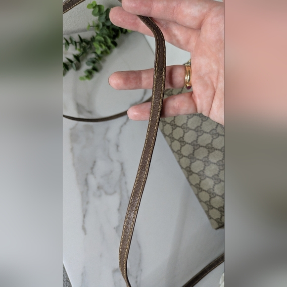Vintage Authentic GUCCI Crossbody Bag - Picture 8 of 14